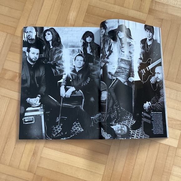 RARE Taylor Swift VOGUE magazine Cover February 2012 - RED Era ❤️ - Picture 4 of 7